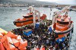 Migranti po příjezdu do Itálie