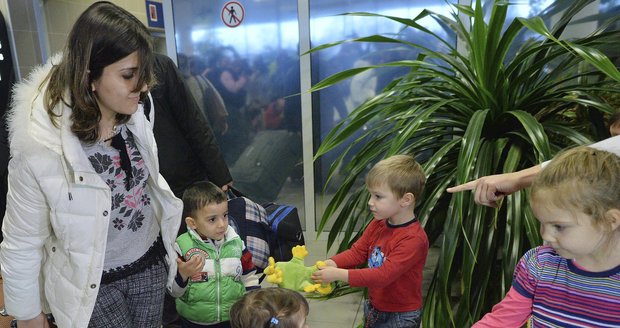 Zůstanou uprchlíci v Česku? Podle sociálních pracovníků ano, člen nadace je opatrnější.