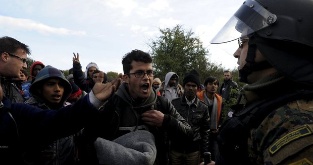 Uprchlíku, neprojdeš: Evropská stráž vyrazí chránit hranice Unie