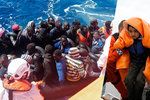 Do Evropy po moři proudí tisíce uprchlíků. Nová jednotka pobřežní stráže by měla situaci řešit.