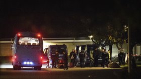 Migranti se přes Dánsko pokoušejí dostat z Německa do Švédska. Dánové kvůli tomu zpřísnili bezpečnostní opatření, ve středu dokonce zastavili vlaky mířící do země z Německa.