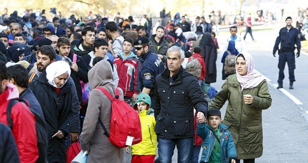 „Na Evropu míří 10 milionů uprchlíků,“ bojí se Němci a chtějí zaplatit Turkům