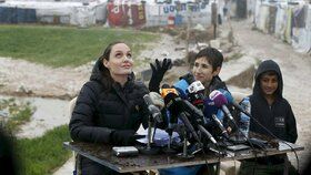 Angelina Jolie po 21 letech končí v OSN: Herečka chce s uprchlíky pracovat jinak