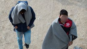 Dva Syřany s falešnými českými doklady dopadli v Řecku.