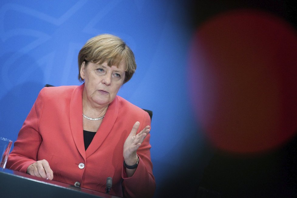Německá kancléřka Angela Merkelová uprchlíkům otevřela německé dveře dokořán.