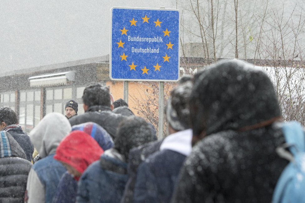 Ani první týdny roku 2016 nepřinesly snížení počtu běženců mířících do Evropy.