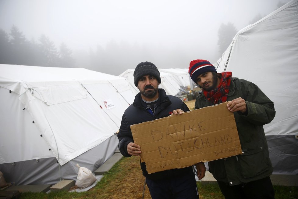 Imigranti v německém registračním centru Schwarzenborn nedaleko Frankfurtu