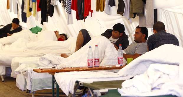 Bavorsko si stěžuje kvůli uprchlíkům: Ostatní spolkové země prý neplní kvóty