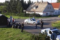 Policie zmařila uprchlíkům i s dětmi cestu do Německa. Na české udání
