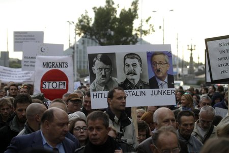 Lotyšská Riga: Protest proti uprchlíkům i postoji EU