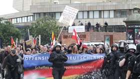 Lipsko: Protest pravicových radikálů proti uprchlíkům
