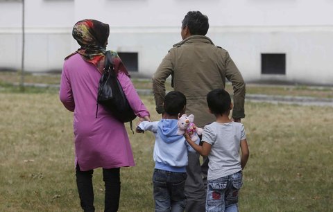 Uprchlíky s 11 dětmi zadrželi v Pošumaví, ze Sýrie šli nejspíš pěšky 