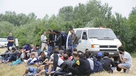 Maďarská policie řeší problémy s ilegálními uprchlíky