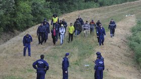 Maďarská policie řeší problémy s ilegálními uprchlíky