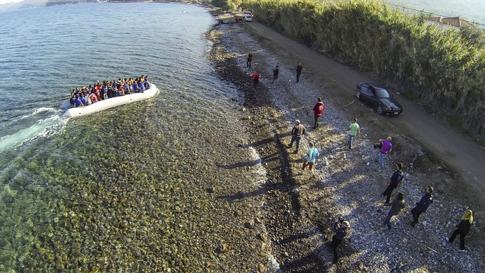 Přes řecké ostrovy přišli do Evropy skoro všichni "letošní" běženci.