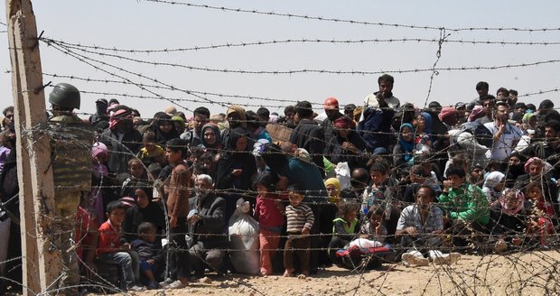 Ze Sýrie za dva dny utekly tři tisíce lidí: Zamíří z Turecka do Evropy?