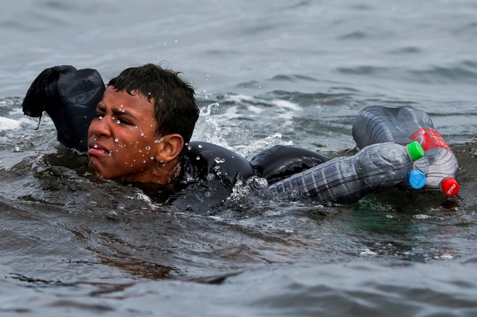 Uprchlíci často na moři riskují svůj život