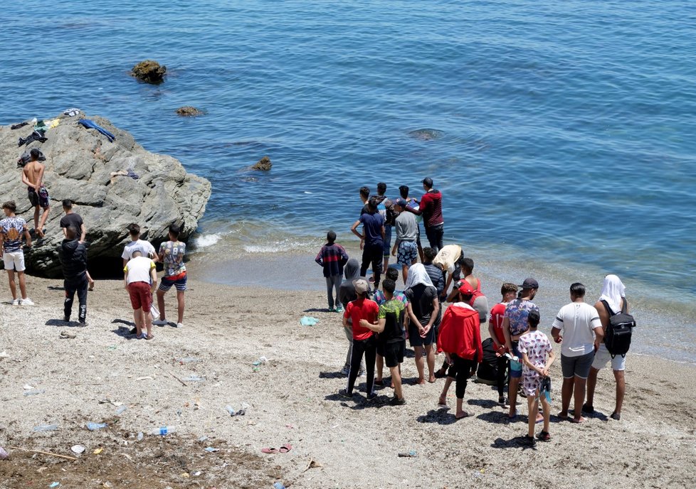 Uprchlíci často na moři riskují svůj život.