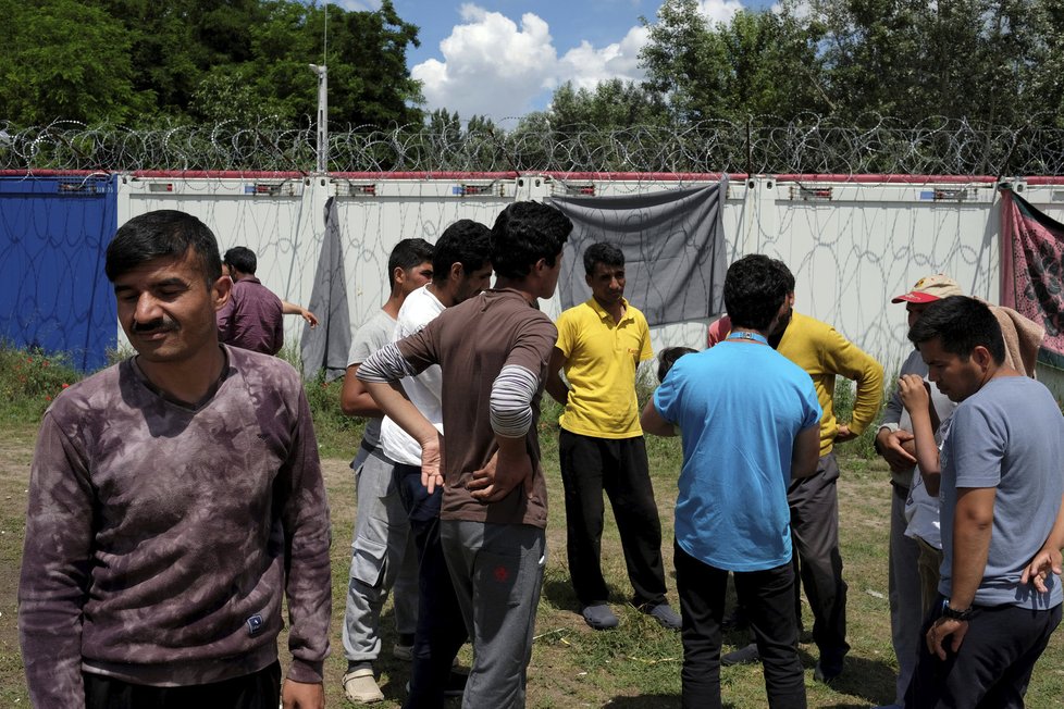 Stovky uprchlíků uvízly na maďarsko-srbských hranicích. Vznikne tam druhé Idomeni?