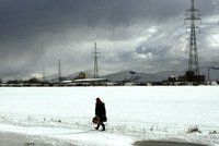 Pašerák nechal uprchlíky v –20 °C zavřené v dodávce a utekl, náhodou je našli