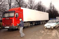 Policie zadržela devět běženců: Skrývali se v kamionu z Bulharska