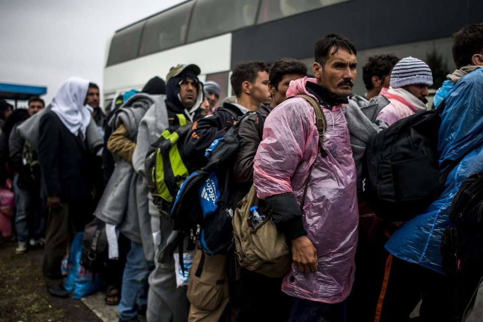 Uprchlíci mohou dočasně zůstat v Německu i bez azylu, říká tamní zákon.
