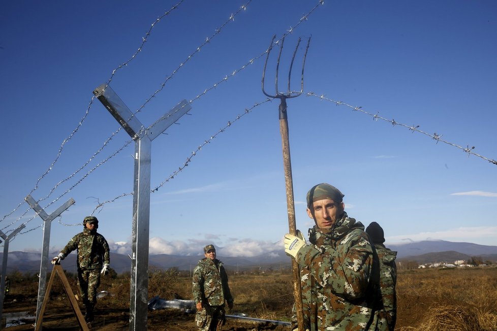 Makedonie začala stavět plot na hranici s Řeckem