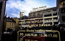 Ministr Jurečka překopová systém dávek: Kdo si polepší a kdo ostrouhá?