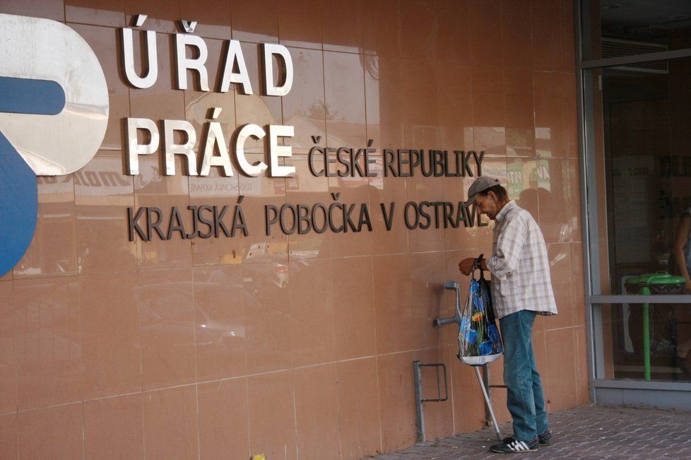 Nezaměstnanost se v Česku za srpen nezvýšila, zůstává na 3,8 procentech