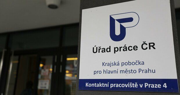 Nezaměstnanost v Česku opět klesla. Volných míst je tu výrazně víc než lidí bez práce