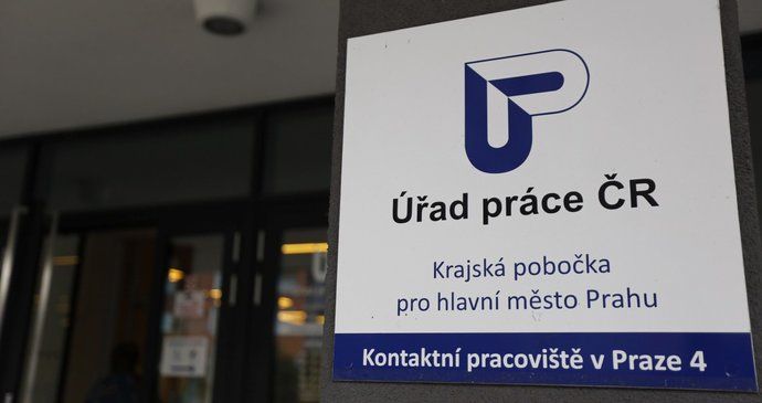 V dubnu klesla v Česku nezaměstnanost o desetinu procenta.