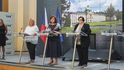 Zleva mluvčí Nováková a ministryně Dostálová, Schillerová a Benešová Zleva mluvčí Nováková a ministryně Dostálová, Schillerová a Benešová
