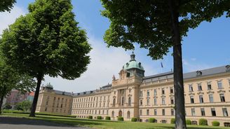 Odbory Úřadu vlády vyhlašují na pátek 5. června stávku Odbory Úřadu vlády vyhlašují na pátek 5. června stávku