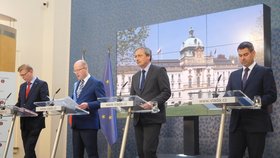 Vláda schválila návrh příjmů a výdajů rozpočtu, část ministrů zůstala nespokojená. Mj. ministr obrany Stropnický (14.6.2017)