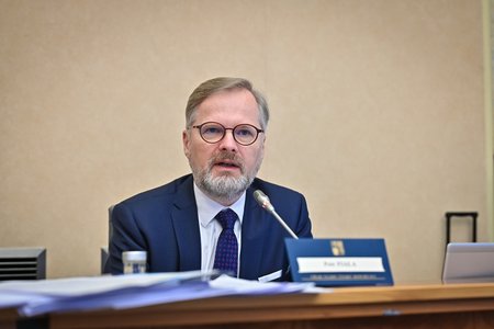 Premiér Petr Fiala (ODS) během jednání vlády (21.12.2022)