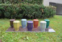 Nové trendy na hřbitovech: Letí barevné urny, nejžádanější je fialová!