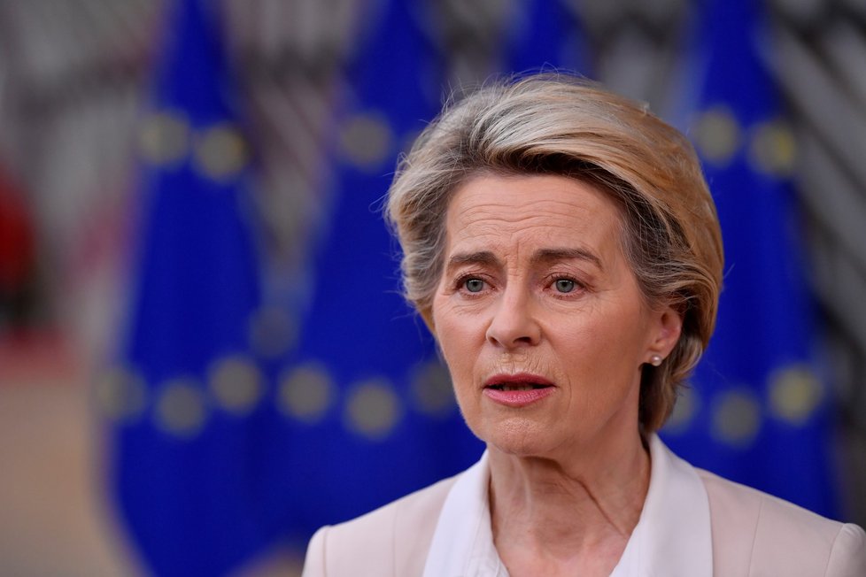 Šéfka Evropské komise Ursula von der Leyenová na summitu evropských lídrů v Bruselu (10. 12. 2020)