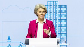 Ursula von der Leyen na konferenci ve Švýcarsku (4. 7. 2022)