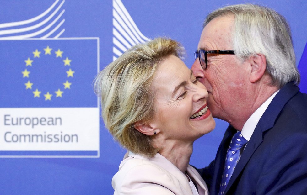 Kandidátka na první ženu v čele Evropské komise Ursula von der Leyenová s Jean-Claudem Junckerem