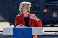 Rusové narušili GPS v Bulharsku: Letadlo s Leyenovou muselo přistát pomocí papírových map