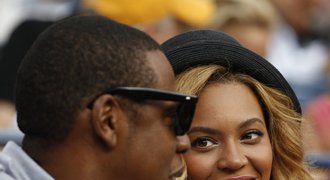 Celebrity na tenise: Těhotná Beyoncé fandila s manželem