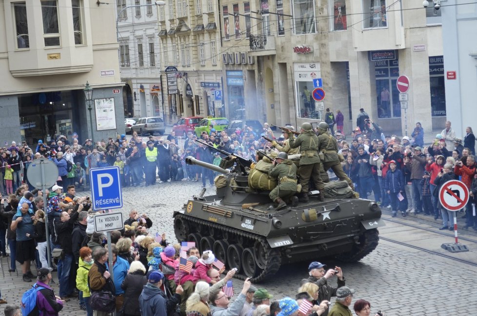 70 let od konce druhé světové: Americké tanky v Plzni a velkolepé prvomájové oslavy osvobození