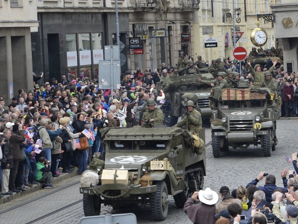 70 let od konce druhé světové: Americké tanky v Plzni a velkolepé prvomájové oslavy osvobození