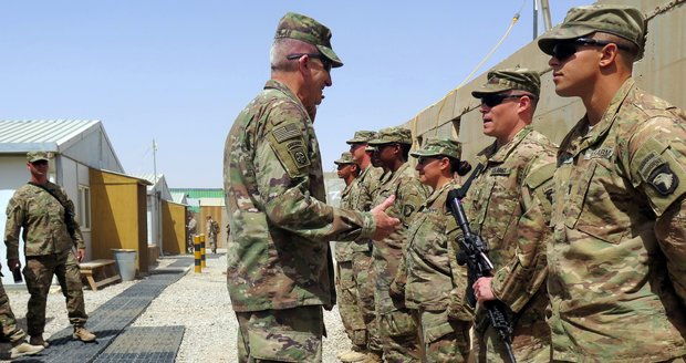 Pentagon vyšle do Afghánistánu další tisíce vojáků. Mají školit místní armádu