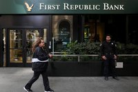 Krach třetí velké banky za dva měsíce! Úřady v USA zavřely problémovou First Republic Bank