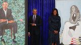 Barackův obraz je z Číny a Michelle si není podobná. Obamovi odhalili své portréty