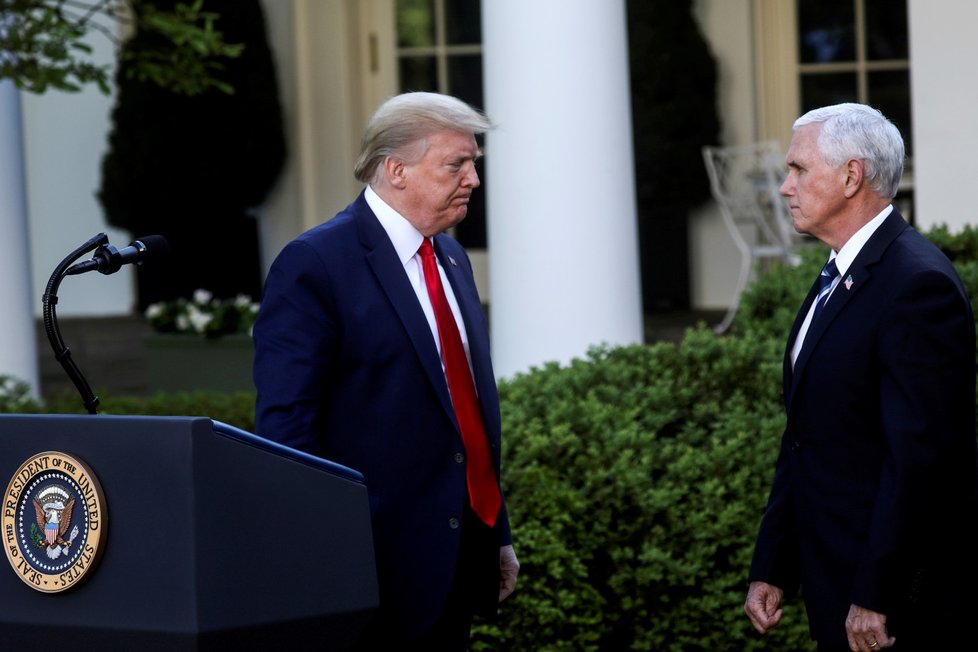 Americký prezident Donald Trump s viceprezidentem Mikem Pencem
