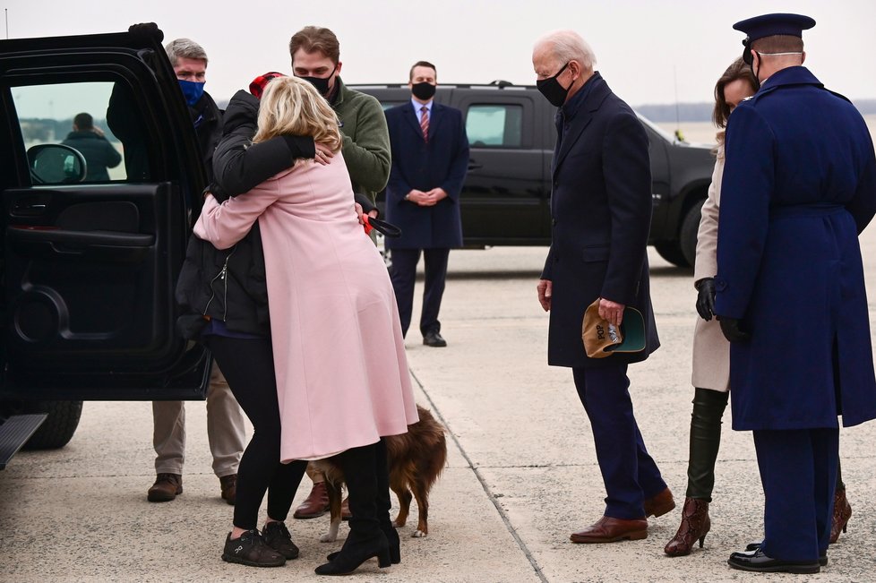 Prezident Joe Biden s manželkou Jill.