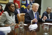 „V Bílém domě jsem to měla těžké.“ Skončila Trumpova asistentka kvůli rasismu?