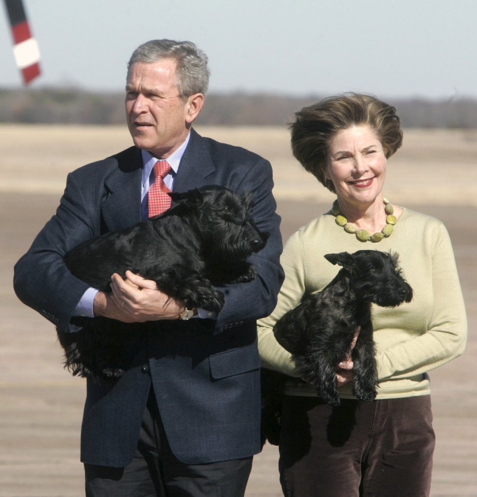 George Bush si vzal do Bílého domu dva psy: Barneyho a Miss Beazley.